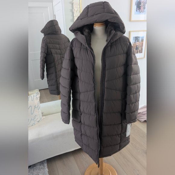 SOLD - Picture 2 of 8